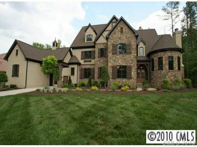 9022 Pine Laurel Dr, Matthews, NC 28104