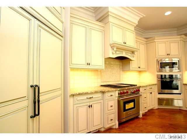 9022 Pine Laurel Dr, Matthews, NC 28104