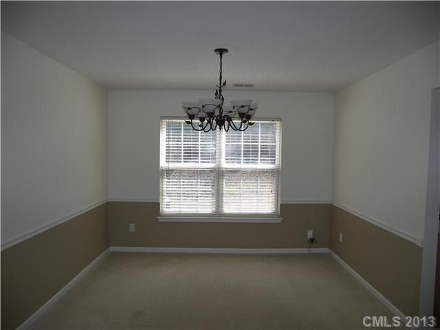 2121 Waters Trail Dr, Charlotte, NC 28216