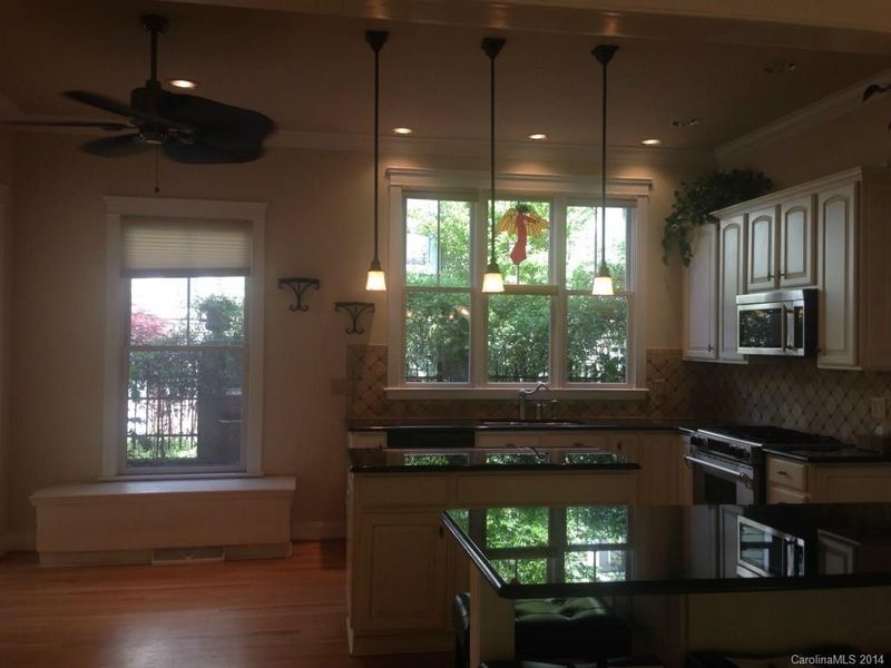 720 E 10th St, Charlotte, NC 28202