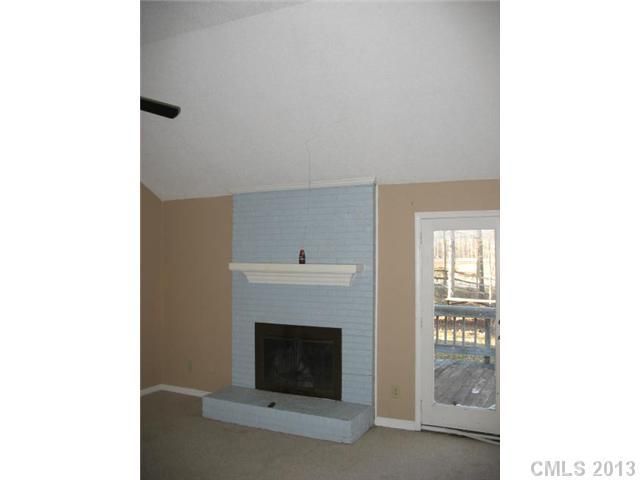 6918 Streamside Dr, Charlotte, NC 28212