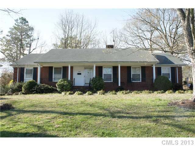 1607 Dixon Rd, Gastonia, NC 28054