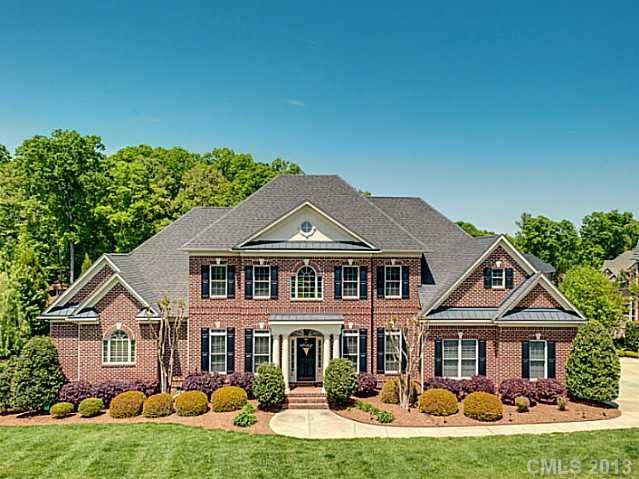 8027 Stonehaven Dr, Marvin, NC 28173