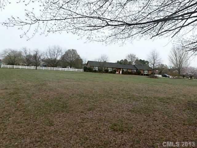 13743 Idlewild Rd, Matthews, NC 28105