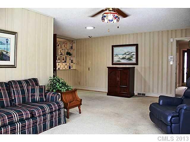 4736 Amity Pl, Charlotte, NC 28212