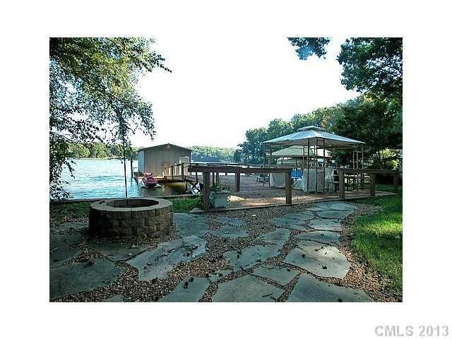 6049 Amos Smith Rd, Charlotte, NC 28214