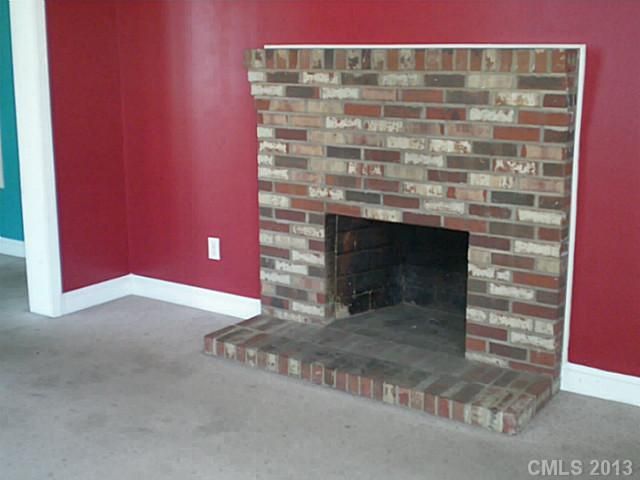 17 Maple Ave, Gastonia, NC 28054