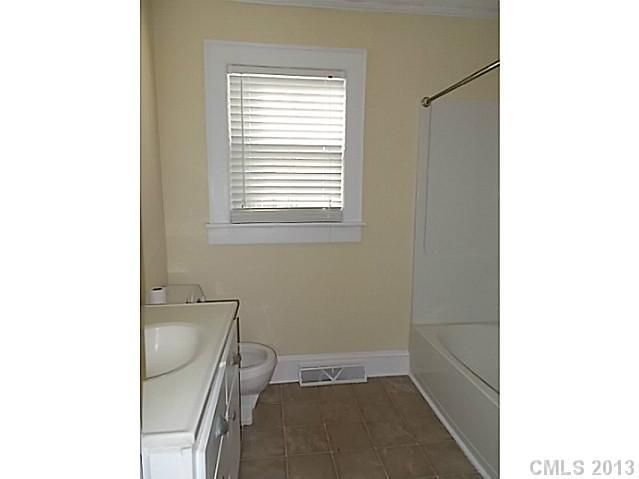 513 Roberta Ave, Lincolnton, NC 28092