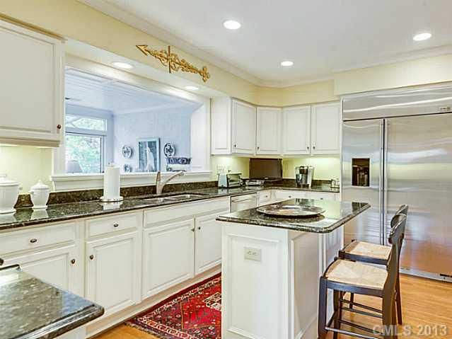1960 W Queens Rd, Charlotte, NC 28207
