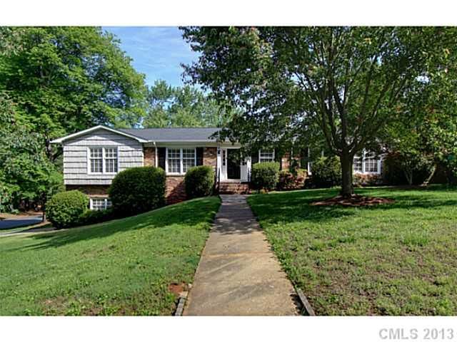 2501 Tower Ct, Charlotte, NC 28209