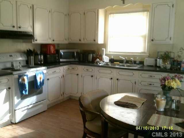 639 Noles Dr, Mount Holly, NC 28120