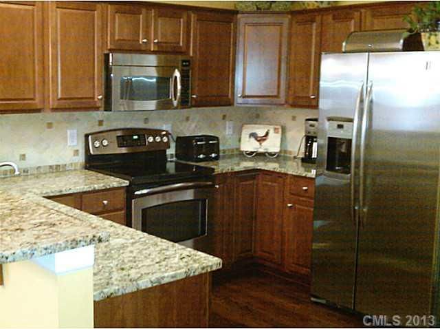 10517 Quarrier Dr, Cornelius, NC 28031