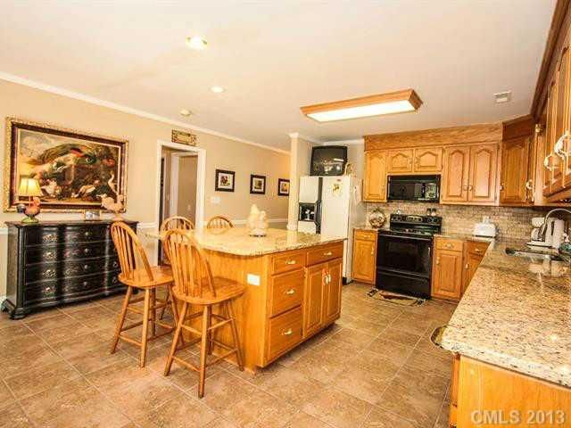 7359 Broad Wing Ln, Sherrills Ford, NC 28673