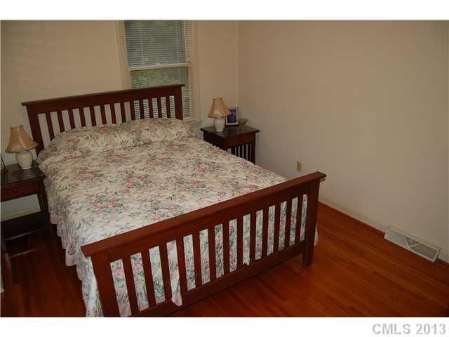 4138 Sudbury Rd, Charlotte, NC 28205