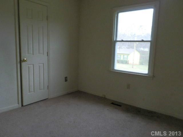 613 Dundeen Dr, Gastonia, NC 28052