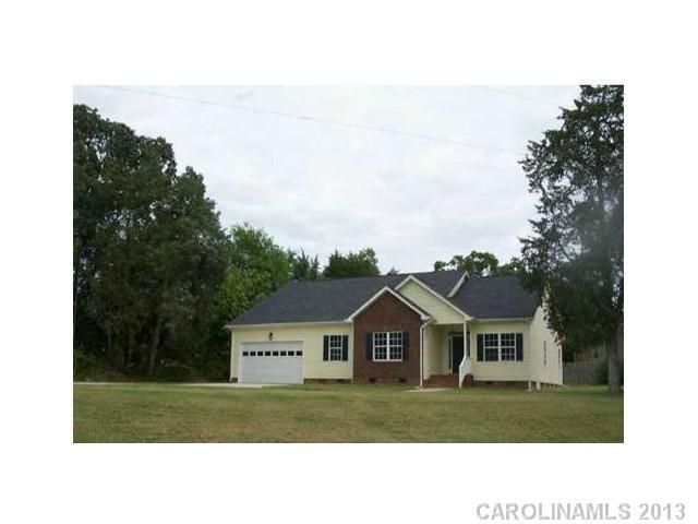 313 S Stewart St, Wingate, NC 28174