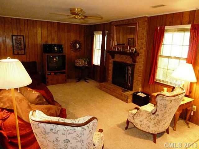 6022 Coatbridge Ln, Charlotte, NC 28212