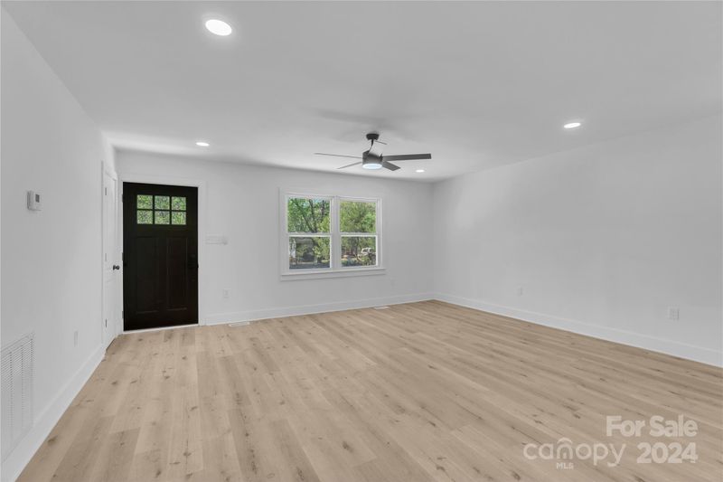 3712 Somerset Dr, Gastonia, NC 28052