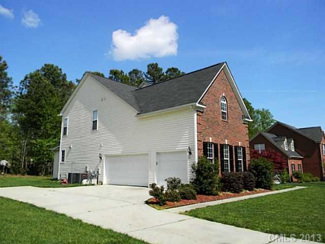 2532 Cherry Bark Oak Ct, Gastonia, NC 28056