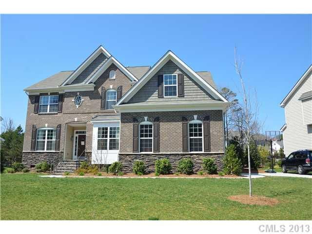 1041 Revelwood Dr, Matthews, NC 28104
