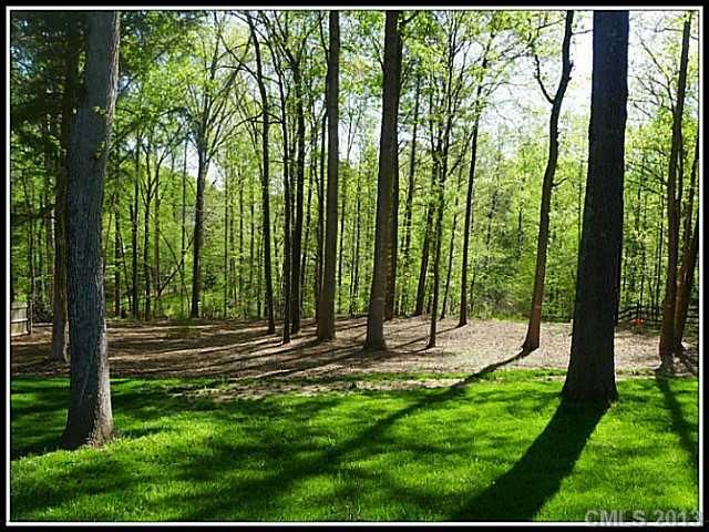 8821 Rally Dr, Charlotte, NC 28277