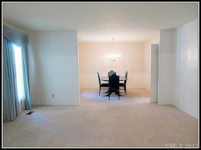 8821 Rally Dr, Charlotte, NC 28277