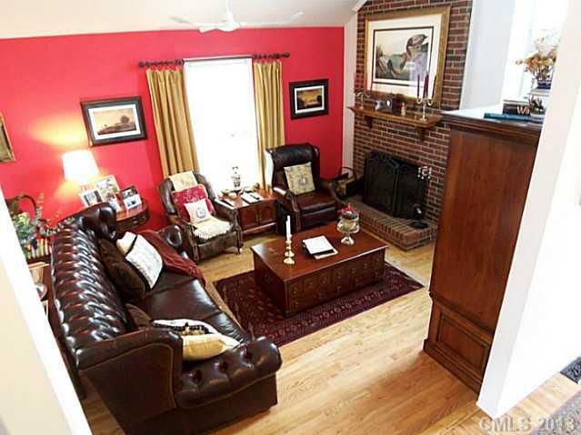 1437 Ashley Creek Dr, Matthews, NC 28105
