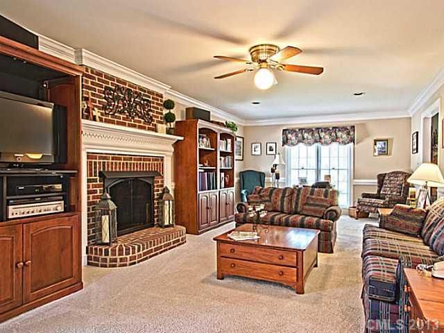 1004 Woodhurst Dr, Wesley Chapel, NC 28110