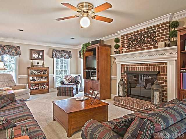 1004 Woodhurst Dr, Wesley Chapel, NC 28110