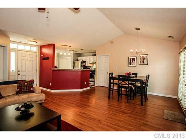 1212 Kerry Greens Ln, Matthews, NC 28104
