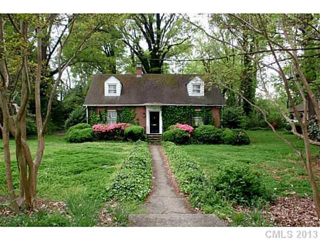 537 Moravian Ln, Charlotte, NC 28207