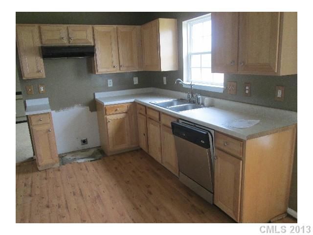 10525 Barvas St, Charlotte, NC 28262