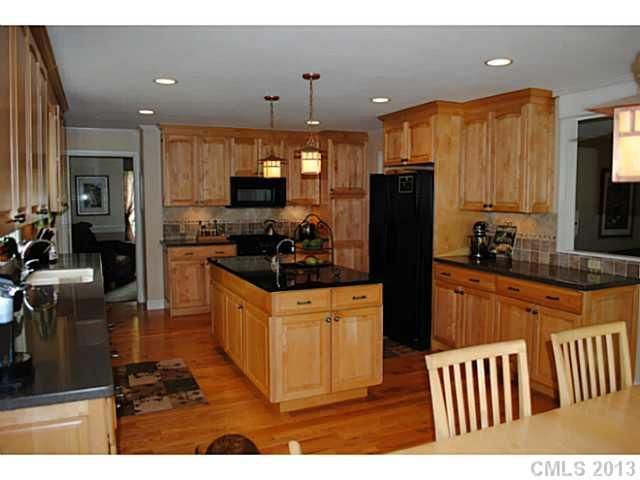 2414 Maynard Dr, Charlotte, NC 28270