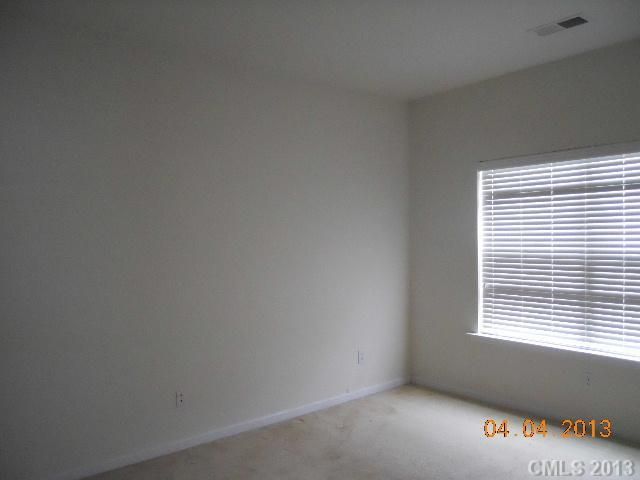 4303 Glenlea Commons Dr, Charlotte, NC 28216