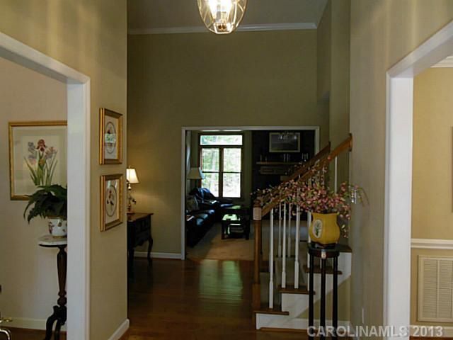 802 Scotty Ct, Cramerton, NC 28032