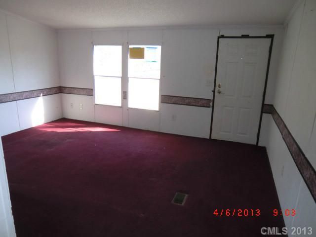 183 Four Andrews Dr, Harmony, NC 28634