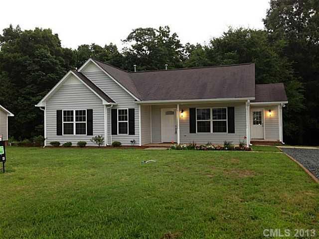 612 Canary Ct, Wingate, NC 28174