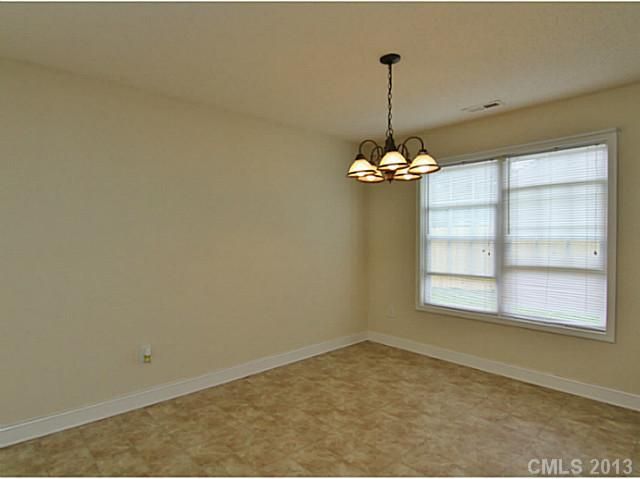 313 Llewellyn St, Belmont, NC 28012