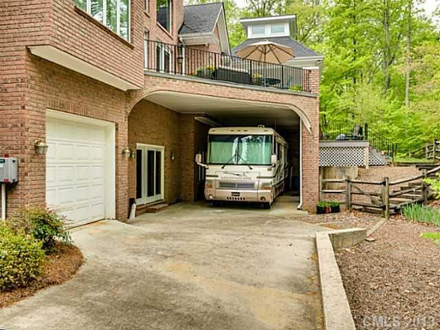 2617 Mt Isle Harbor Dr, Charlotte, NC 28214