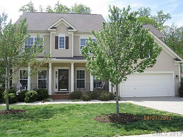 215 Golden Valley Dr, Mooresville, NC 28115