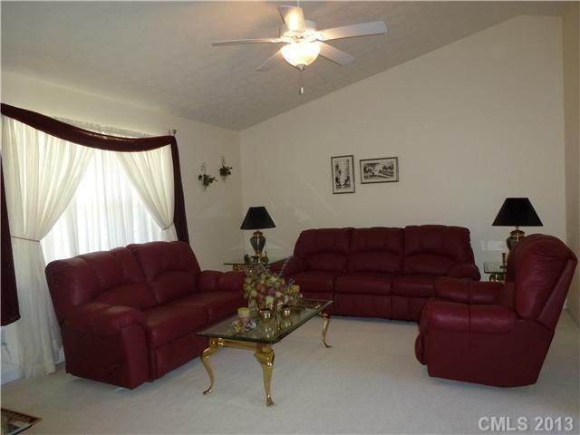 120 Grainger Ln, Statesville, NC 28625