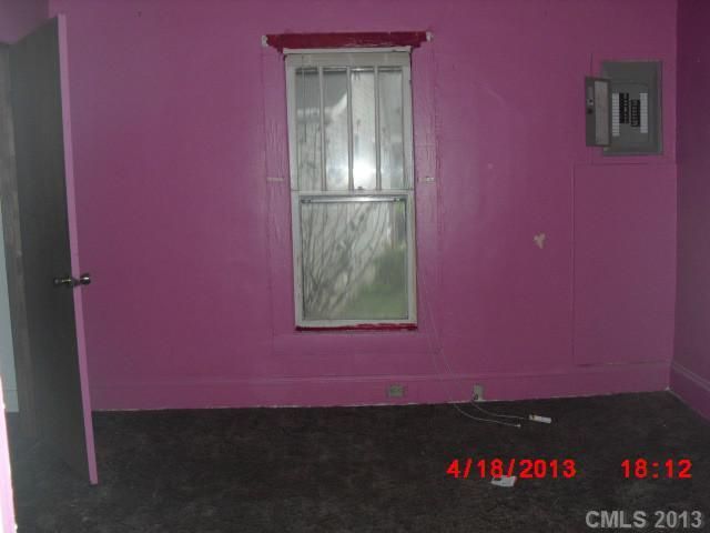 645 Harrison St, Statesville, NC 28677