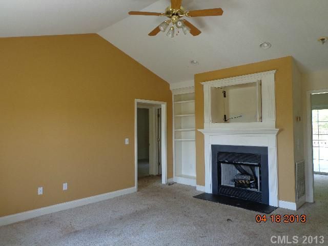 1834 Pipers Ridge Cir, Conover, NC 28613