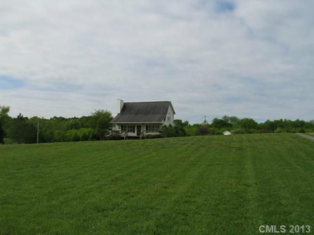 2804 Landsford Rd, Marshville, NC 28103
