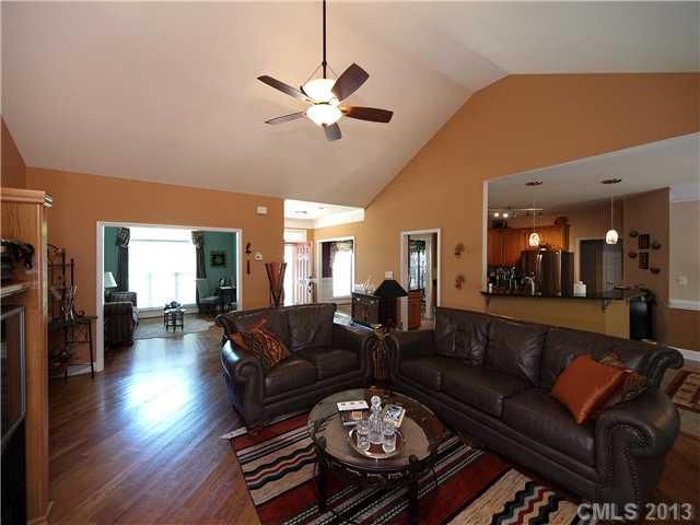 430 Hunters Pointe Rd, Indian Trail, NC 28079