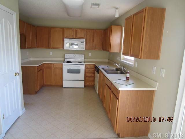2203 Meadecroft Rd, Charlotte, NC 28214