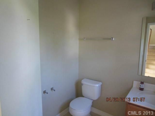 2203 Meadecroft Rd, Charlotte, NC 28214