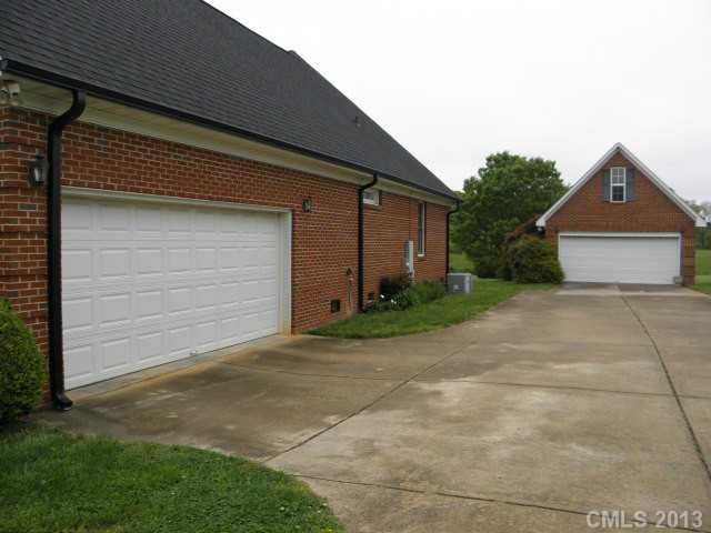 2306 Potter Downs Dr, Waxhaw, NC 28173