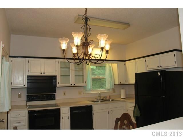 3612 Edmund Ct, Matthews, NC 28105