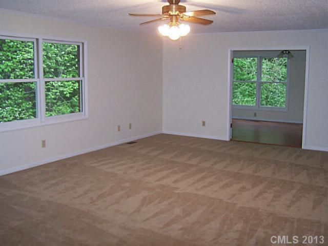 4310 Rainbow Dr, Kannapolis, NC 28081